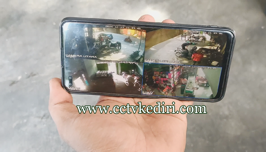 <p>Kamera CCTV ini sangat di perlukan di area yang membutuhkan pengawasan baik di dalam maupun di luar ruangan, dengan adanya kamera pengawas semua kativitas yang di lakukan di lokasi tersbut akan terekam dengan sendirinya karena kamera dapat berkerja dengan sendirinya tanpa bantuan dari petugas, barang dari kami berkualitas terbaik dan harga terjangkau.</p>
